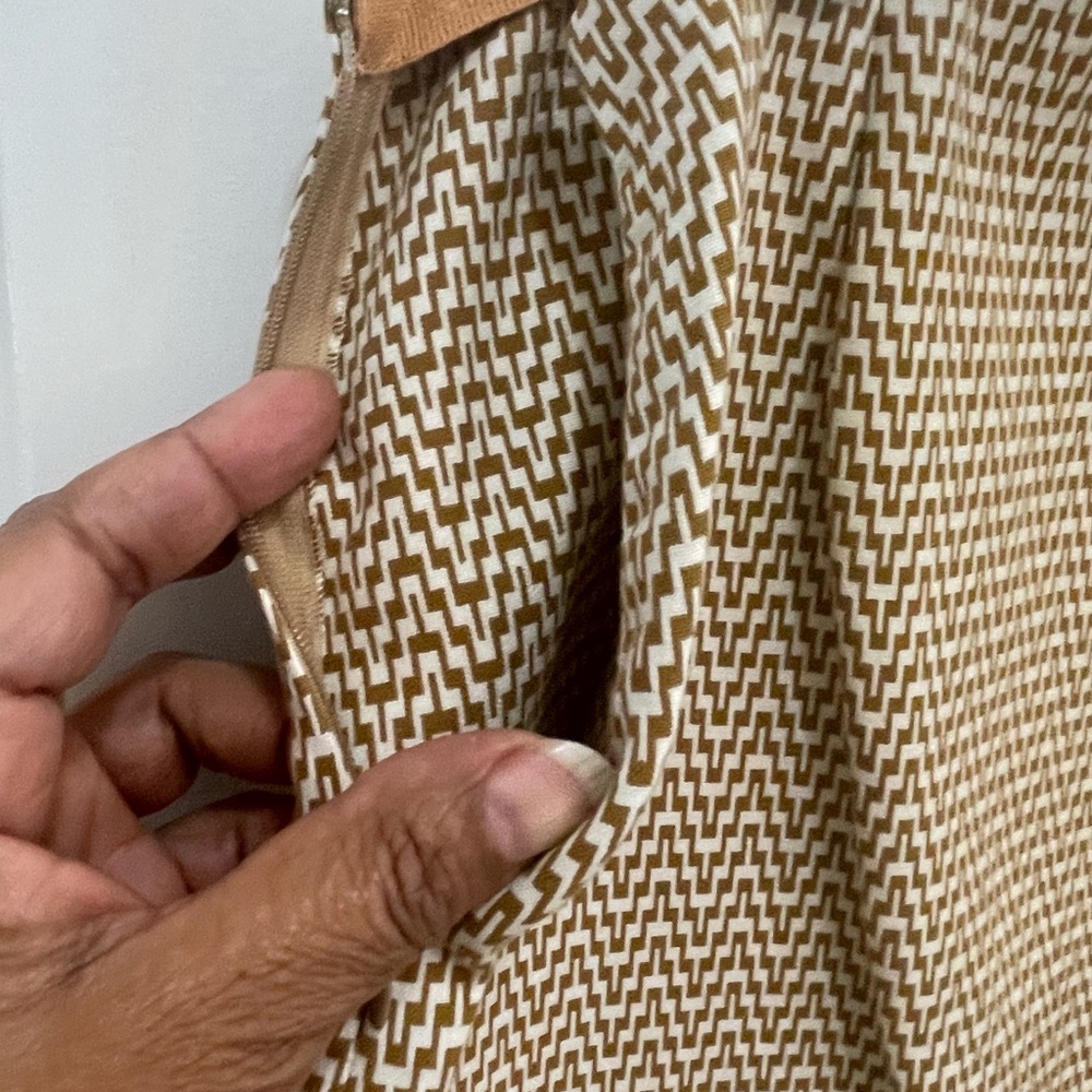 Michael Kors Tan and White A-Line Skirt - Size 4 - Picture 5 of 11